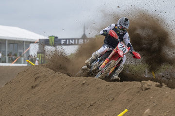 Fernandez impresses with fourth in China, but Gajser loses championship lead